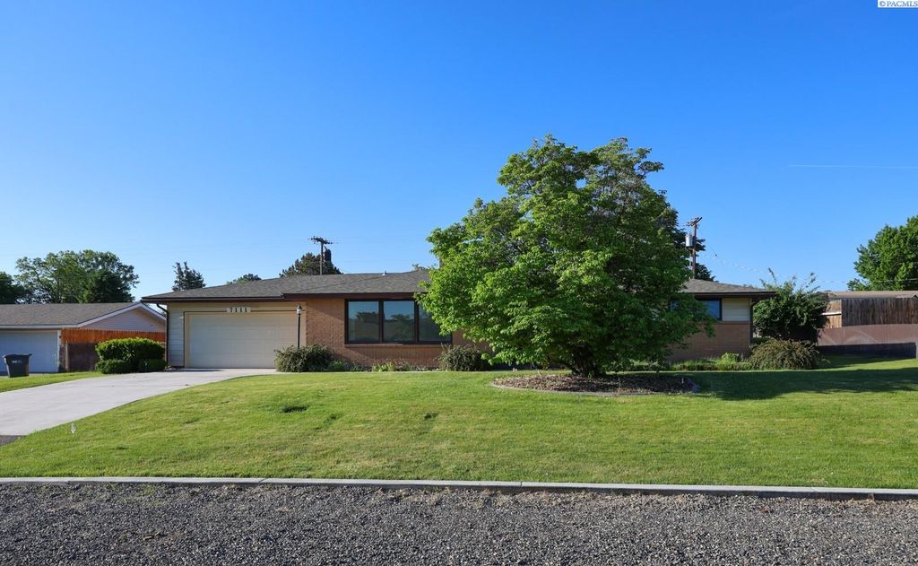 Photo of 7111 W Willamette Avenue, Kennewick, WA 99336 (MLS # 292827)