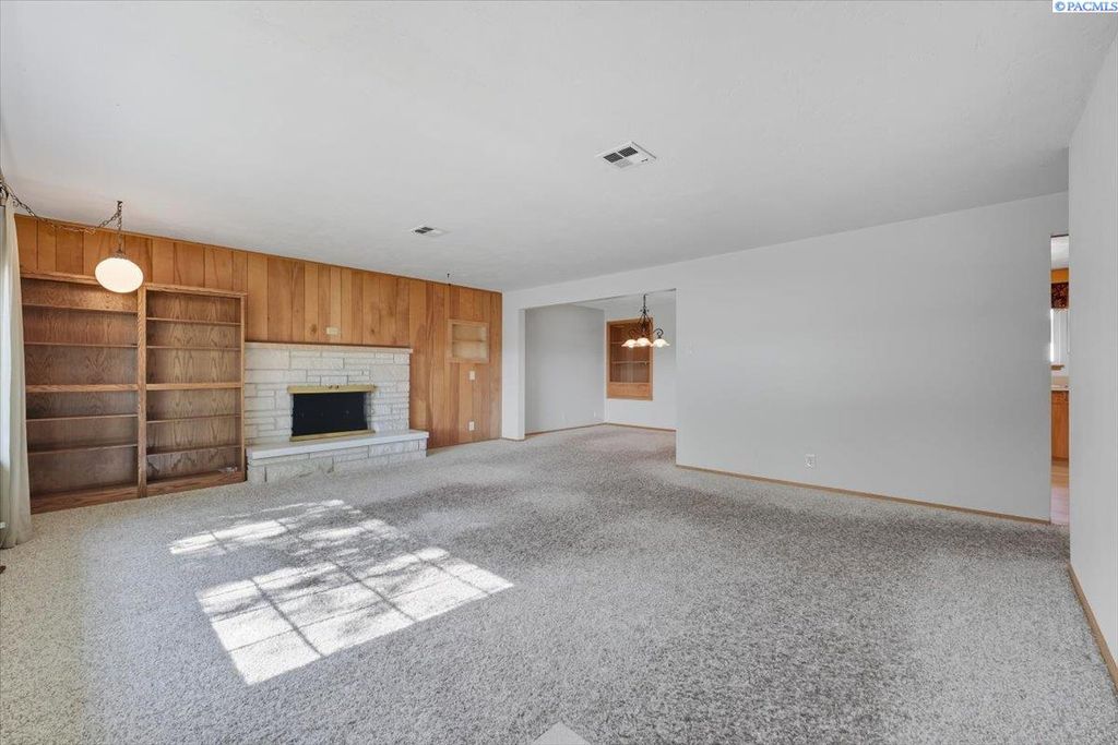 Photo of 1416 Agnes St, Richland, WA 99352 (MLS # 288051)