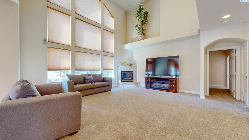 Photo of 4604 Sedona Court, Pasco, WA 99301 (MLS # 291697)