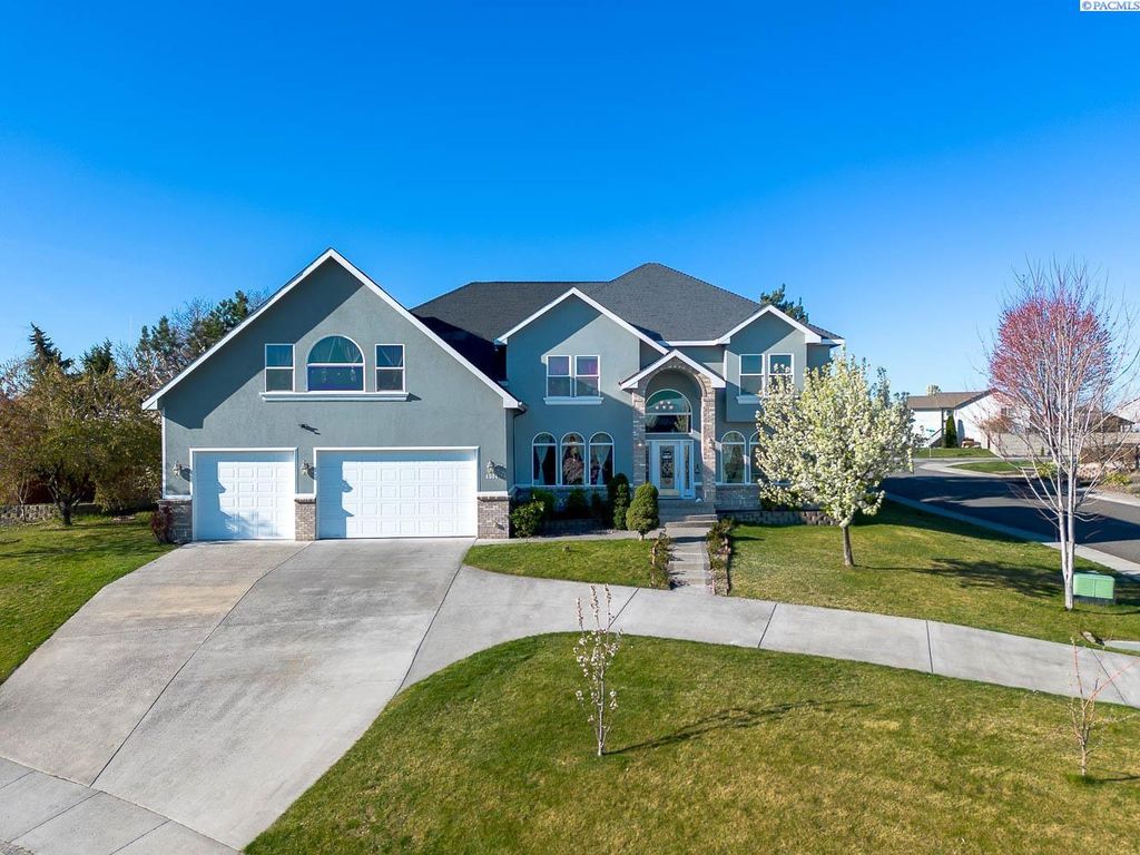 Photo of 4604 Sedona Court, Pasco, WA 99301 (MLS # 291697)
