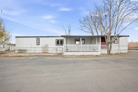 Photo of 1416 N 1st Ave #40, Pasco, WA 99301 (MLS # 291312)