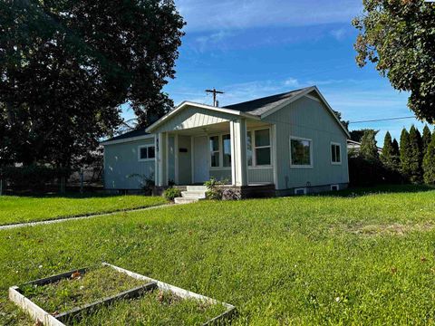 Photo of 605 Smith Ave, Richland, WA 99352 (MLS # 289169)