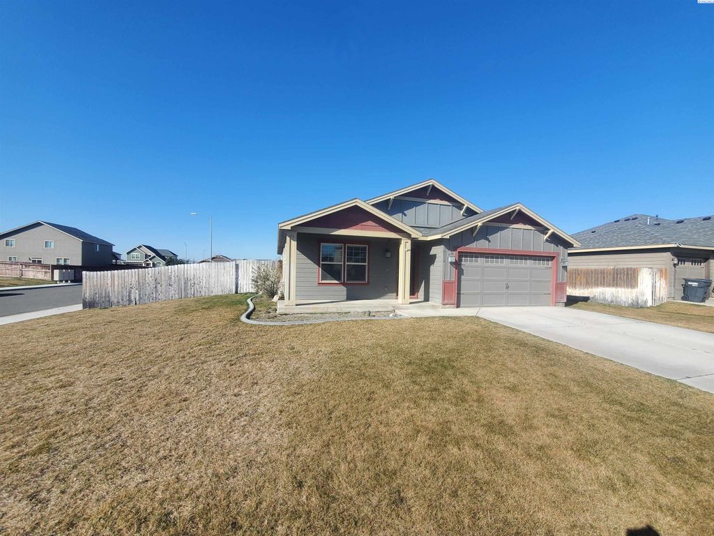 Photo of 4112 Phoenix Lane, Pasco, WA 99301 (MLS # 290895)