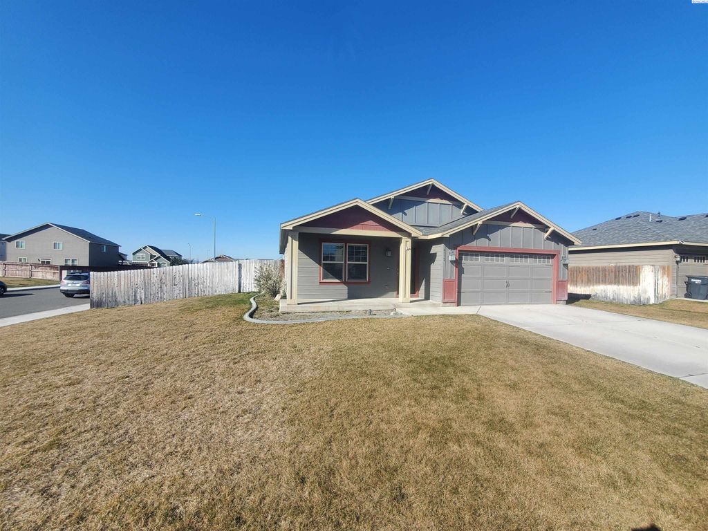 Photo of 4112 Phoenix Lane, Pasco, WA 99301 (MLS # 290895)