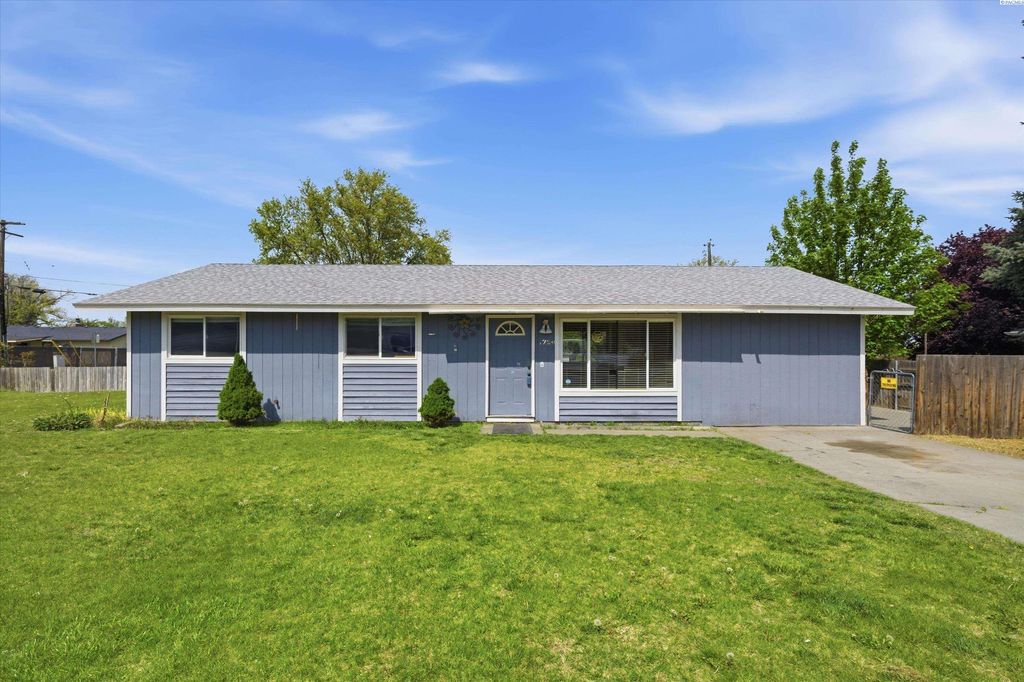 Photo of 1720 W 11th Ave, Kennewick, WA 99337 (MLS # 292294)