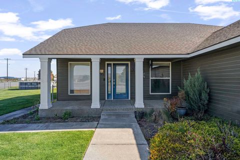Photo of 11021 View Lane, Pasco, WA 99301 (MLS # 291211)