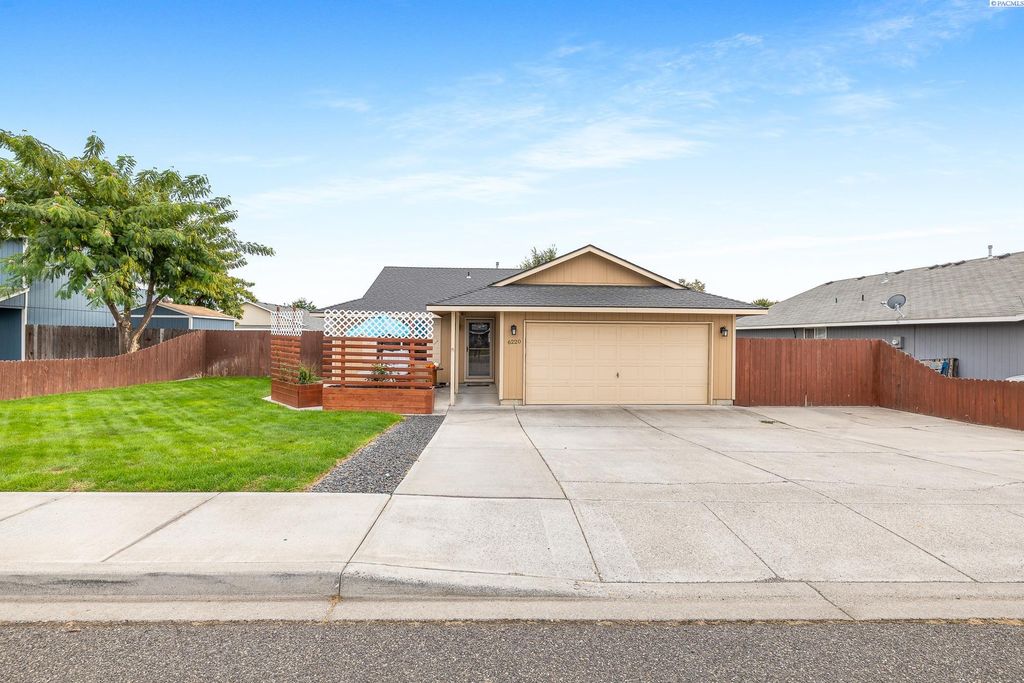 Photo of 6220 Wrigley Dr, Pasco, WA 99301 (MLS # 287985)