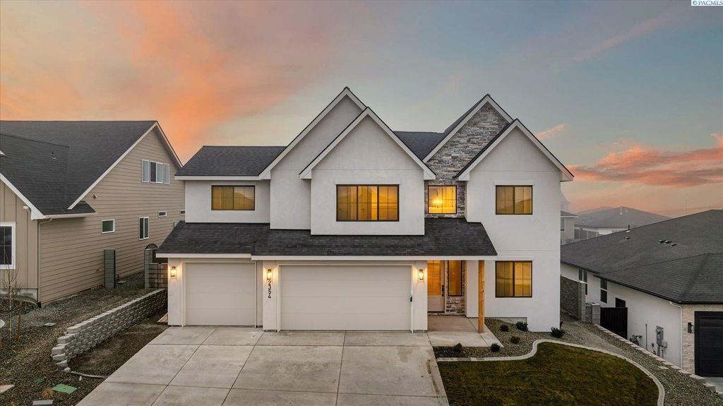 Photo of 2354 Waterhill, Richland, WA 99352 (MLS # 290499)