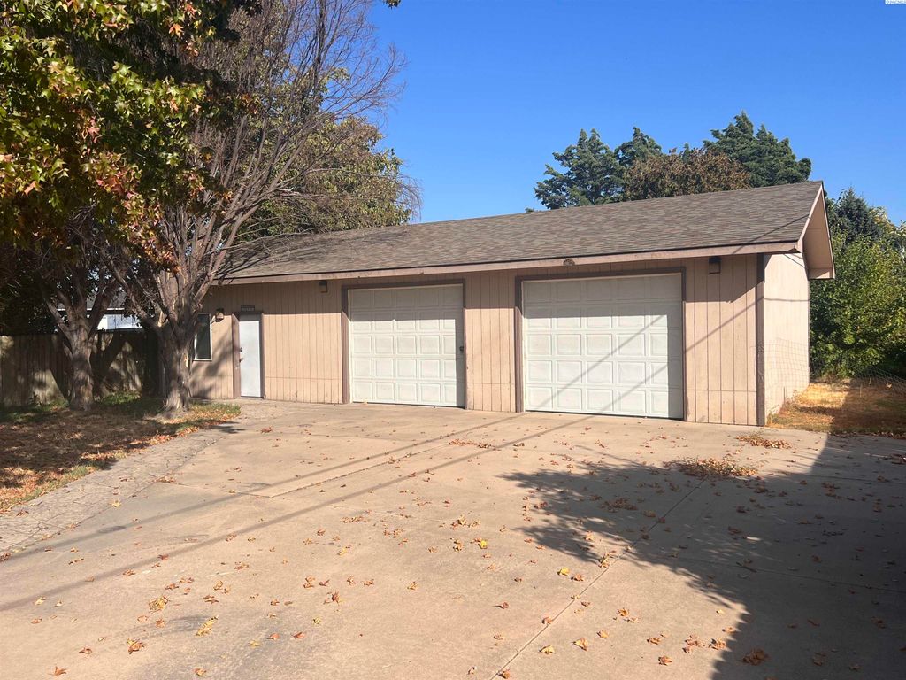 Photo of 1203 S Garfield St, Kennewick, WA 99337 (MLS # 288152)