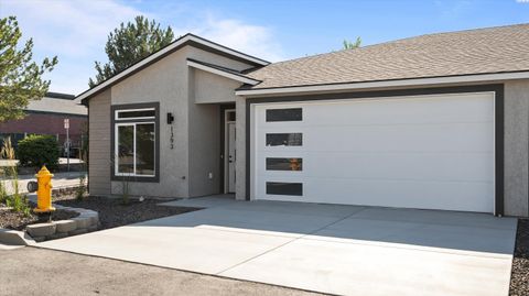 Photo of 1393 Kalani Ct, West Richland, WA 99353 (MLS # 285920)