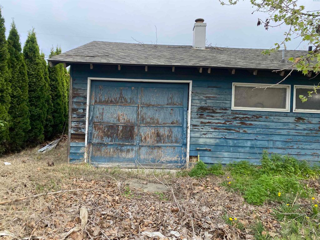 Photo of 354 Wright Ave, Richland, WA 99352 (MLS # 292542)