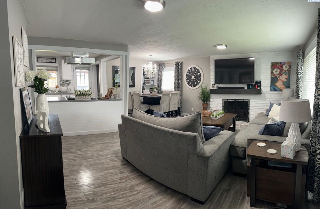 Photo of 1723 N 19th Ave, Pasco, WA 99301 (MLS # 288595)