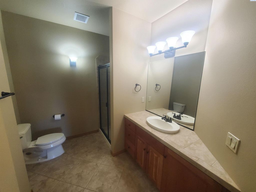 Photo of 434 Bradley Blvd #204 Blvd, Richland, WA 99352 (MLS # 288084)