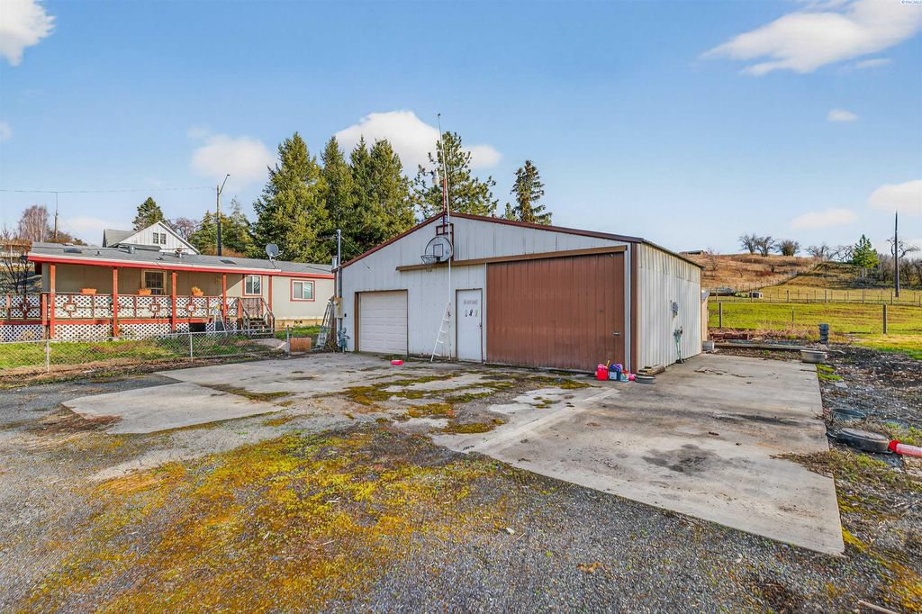 Photo of 204 E Church Street, Uniontown, WA 99179 (MLS # 291153)
