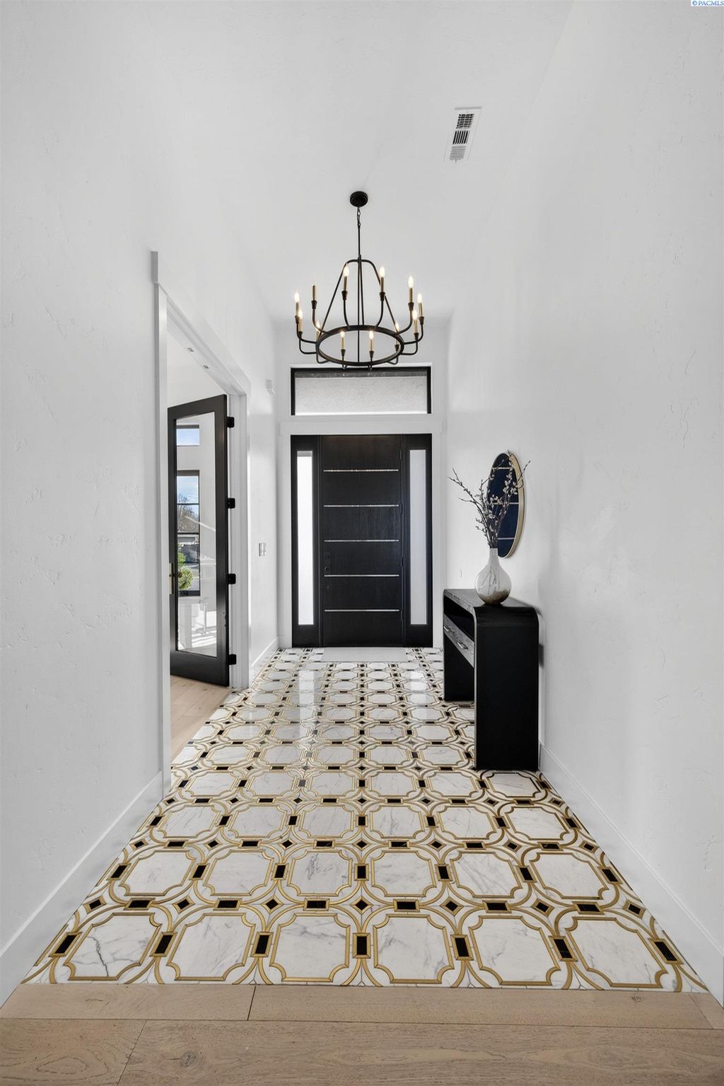 Photo of 3408 Royce Dr, Pasco, WA 99301 (MLS # 291743)