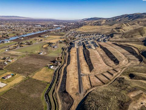 Photo of 1625 SW Kelandren Drive, Prosser, WA 99350 (MLS # 291219)