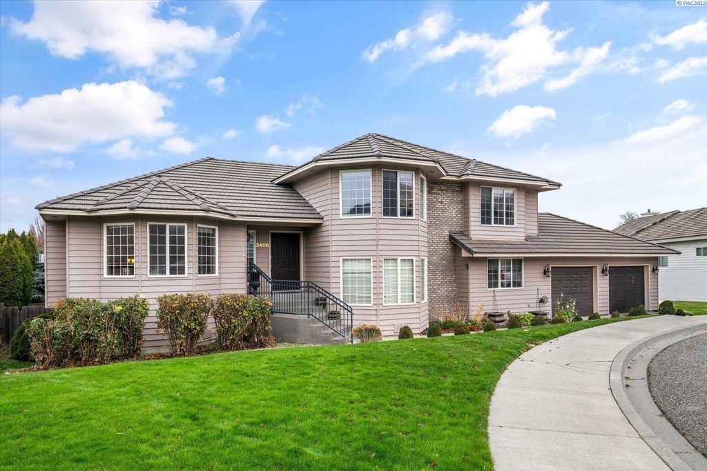 Photo of 3406 W 42nd Ave, Kennewick, WA 99337 (MLS # 290417)