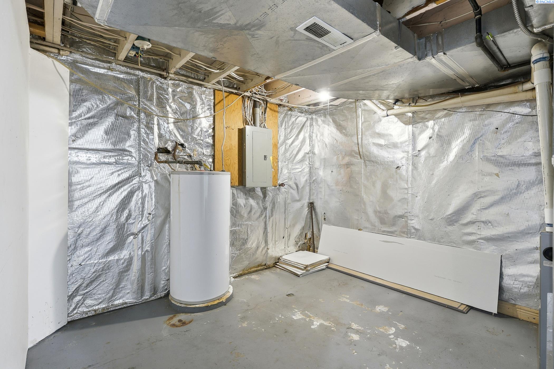 Kennewick, Washington 99336, United States, 4 Bedrooms Bedrooms, ,1 BathroomBathrooms,Residential,Active,248835