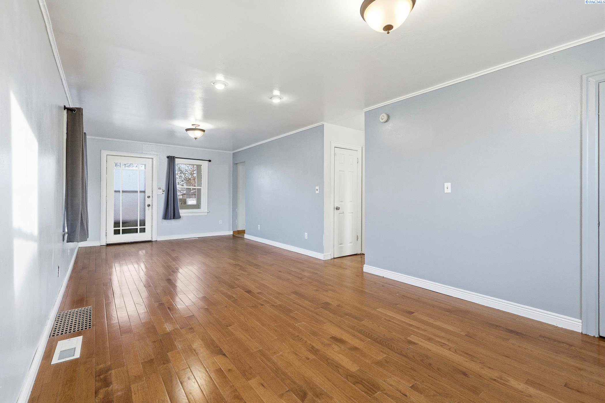 Kennewick, Washington 99336, United States, 4 Bedrooms Bedrooms, ,1 BathroomBathrooms,Residential,Active,248835