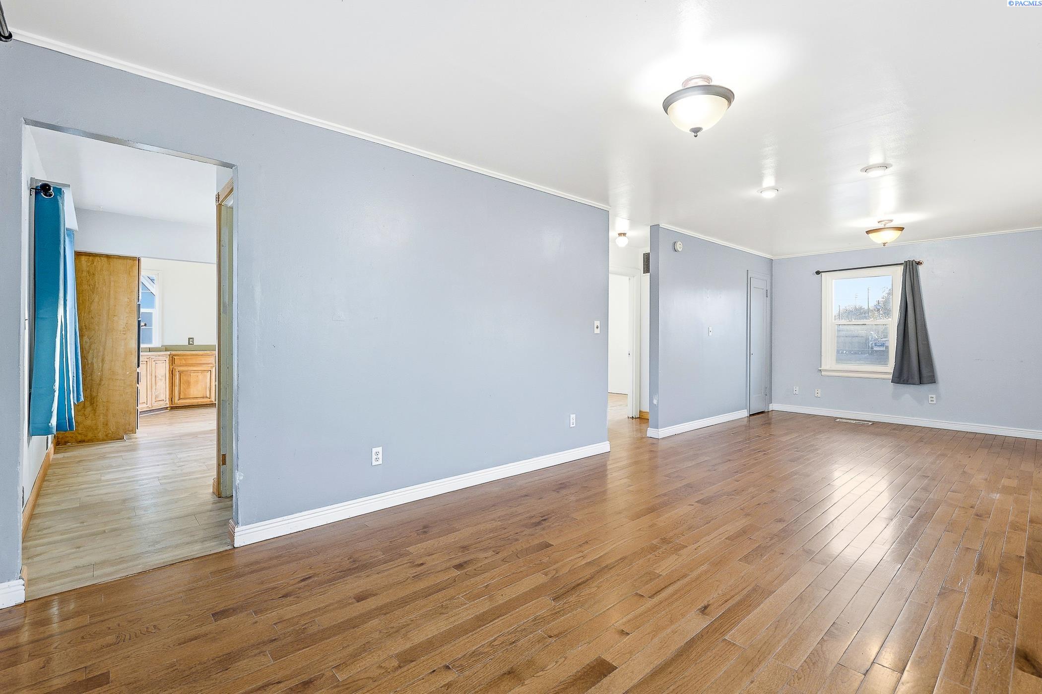 Kennewick, Washington 99336, United States, 4 Bedrooms Bedrooms, ,1 BathroomBathrooms,Residential,Active,248835