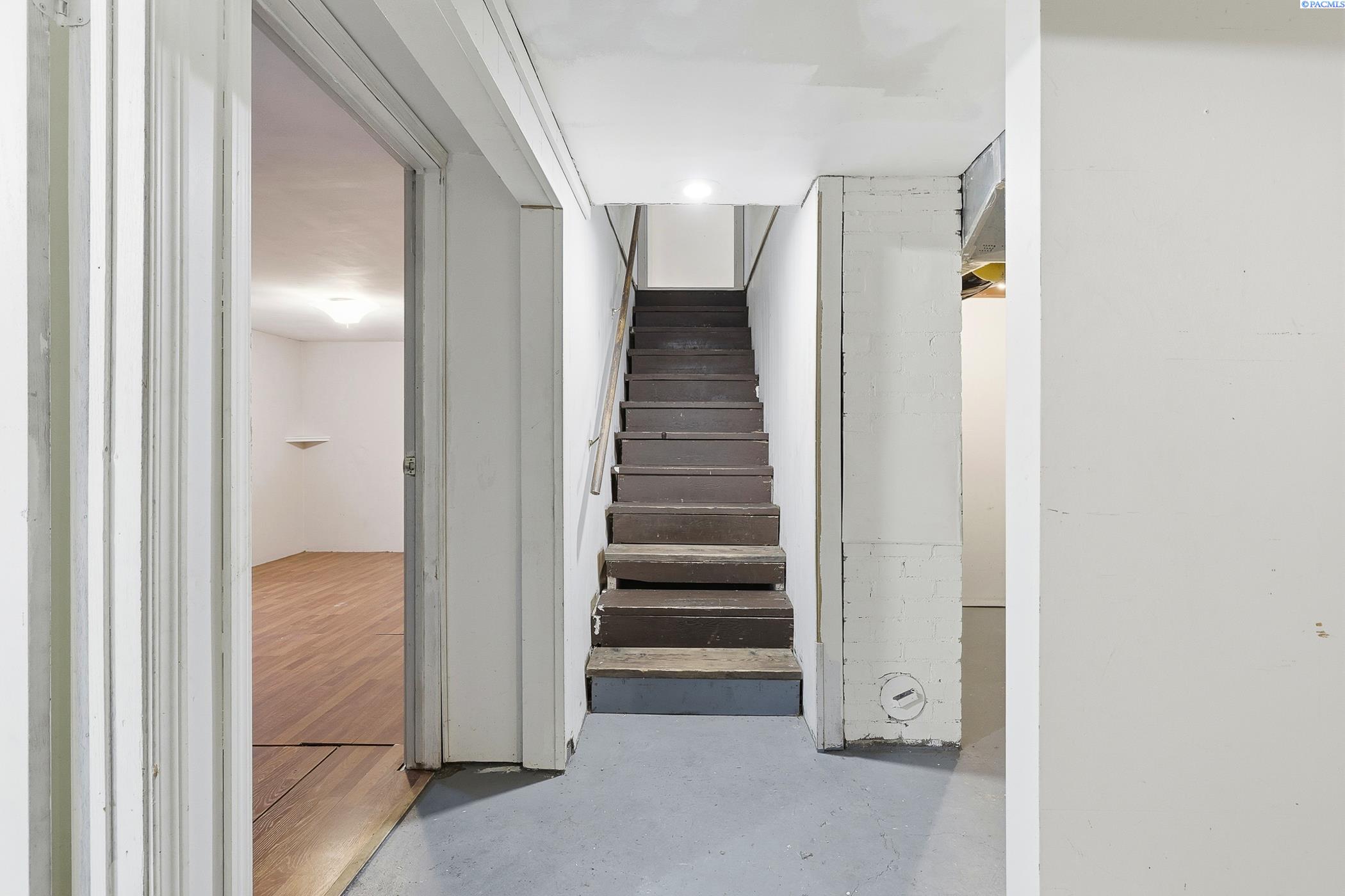 Kennewick, Washington 99336, United States, 4 Bedrooms Bedrooms, ,1 BathroomBathrooms,Residential,Active,248835