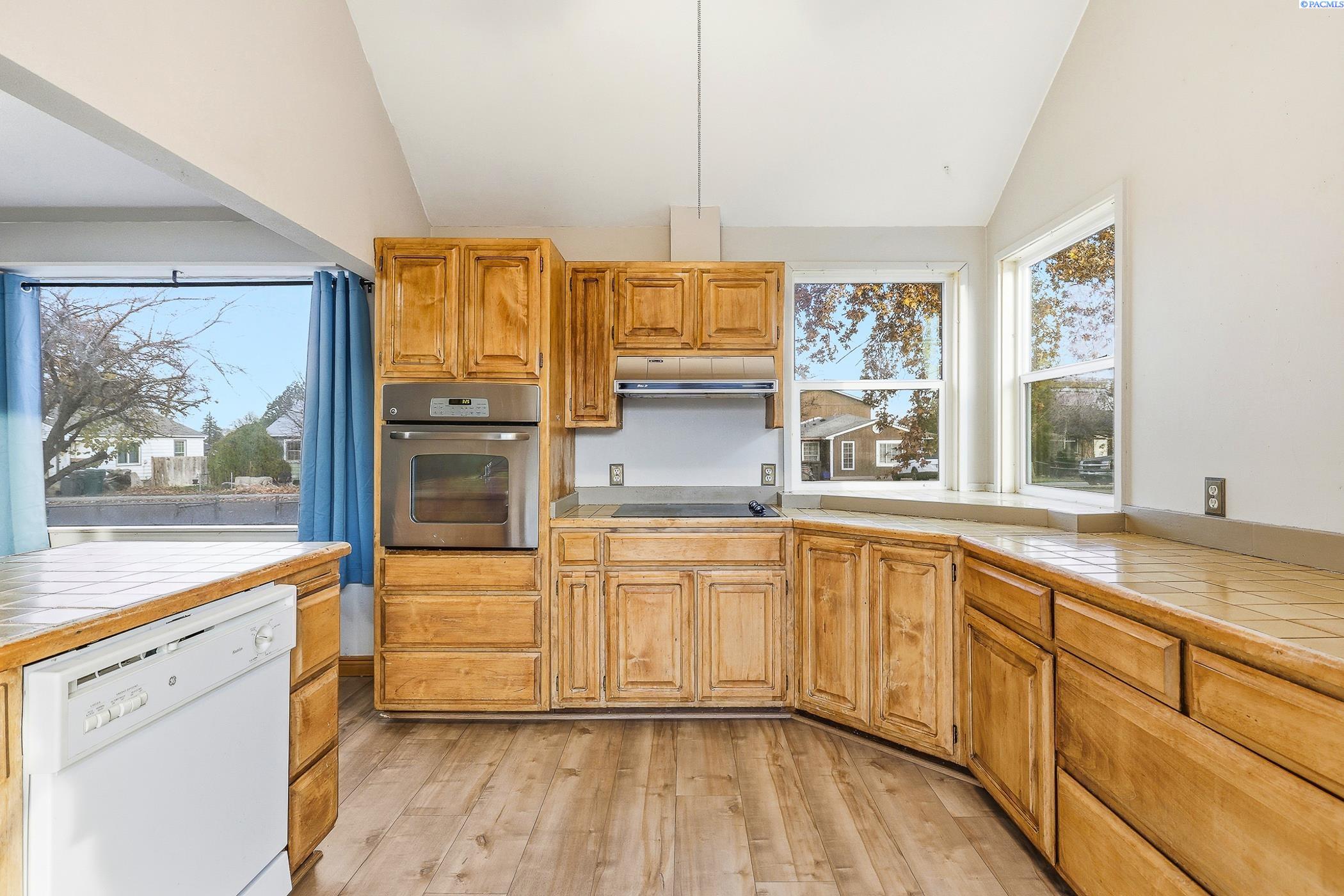 Kennewick, Washington 99336, United States, 4 Bedrooms Bedrooms, ,1 BathroomBathrooms,Residential,Active,248835