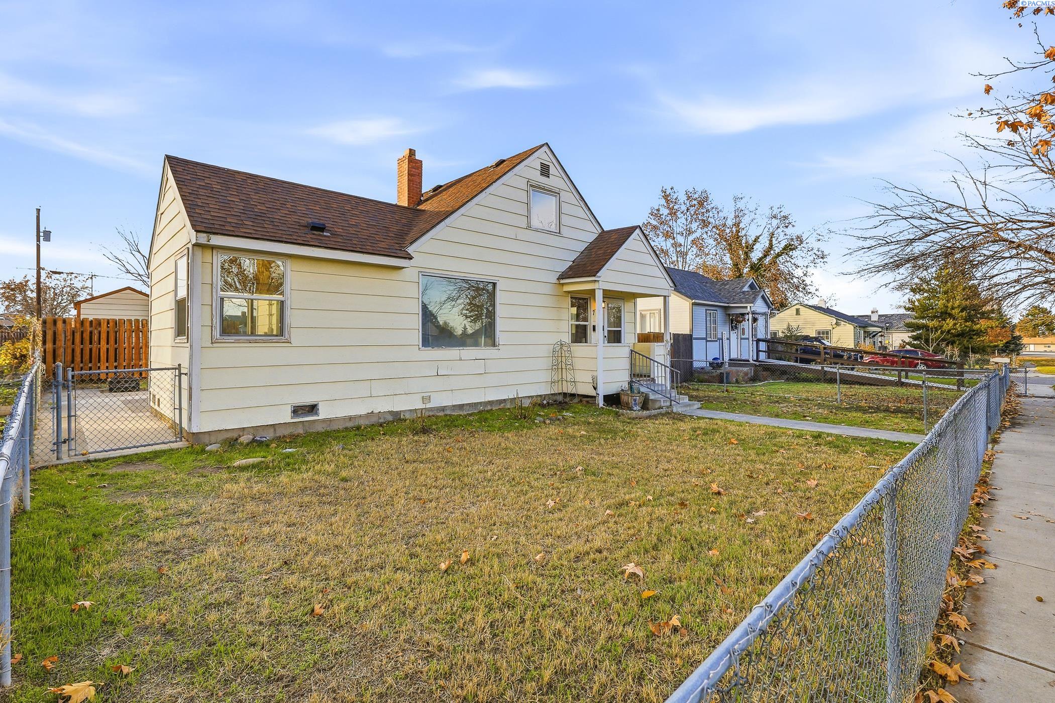 Kennewick, Washington 99336, United States, 4 Bedrooms Bedrooms, ,1 BathroomBathrooms,Residential,Active,248835