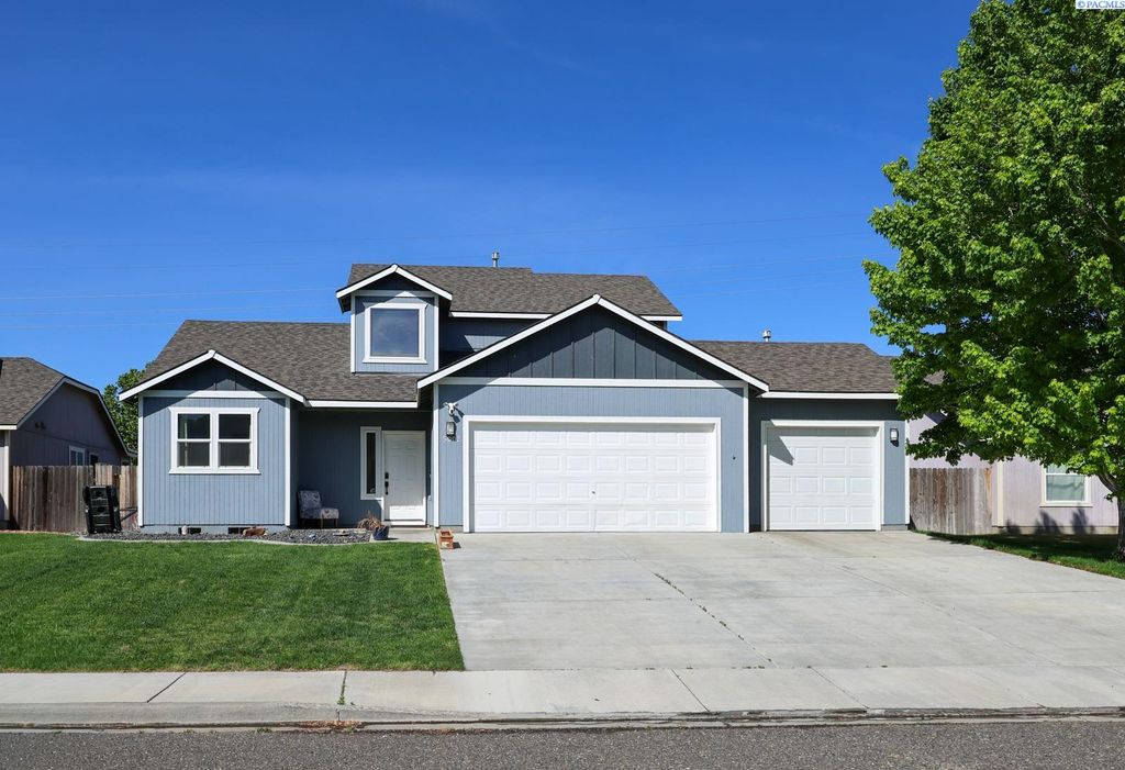 Photo of 5002 Spirea Drive, West Richland, WA 99353 (MLS # 292826)