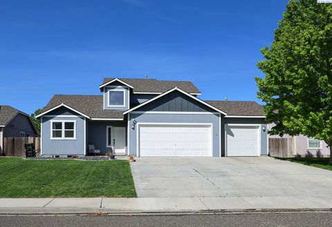 Photo of 5002 Spirea Drive, West Richland, WA 99353 (MLS # 292826)