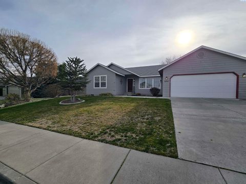 Photo of 8547 W Canyon Ave, Kennewick, WA 99336 (MLS # 290712)