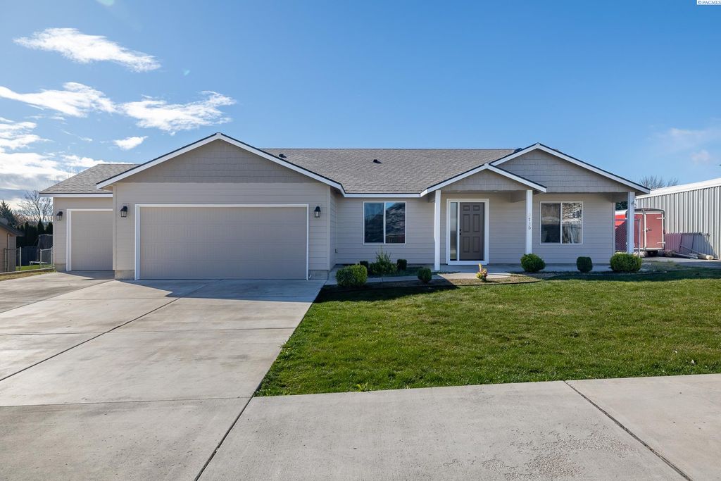 Photo of 2720 Leslie Rd, Richland, WA 99352 (MLS # 292807)