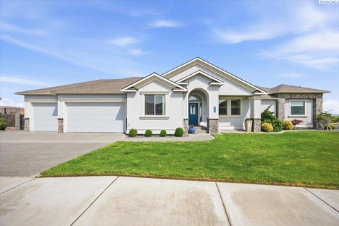 Photo of 505 Thebes St, West Richland, WA 99353 (MLS # 293466)