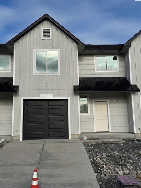 Photo of 3485 W 6th Place #Lot 8, Kennewick, WA 99336 (MLS # 289134)