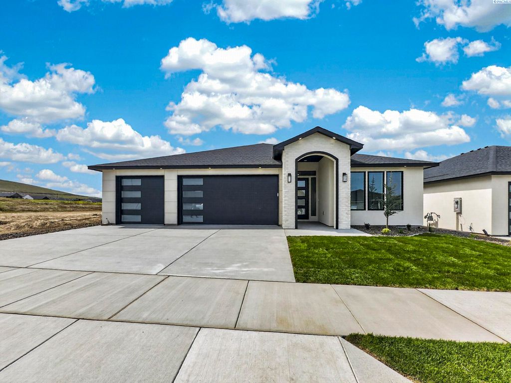 Photo of 2919 Meadowlark Ave, Richland, WA 99352 (MLS # 292734)