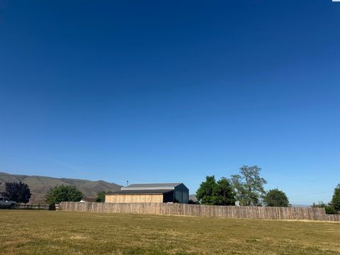 Photo of NKA Valleyveiw Drive, Clarkston, WA 99403 (MLS # 292918)