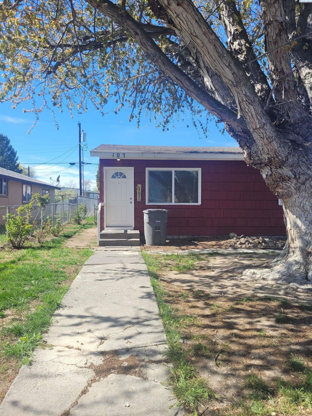 Photo of 109 Yost, Kennewick, WA 99336 (MLS # 290862)