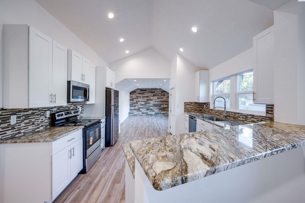 Photo of 701 W Fairview St, Colfax, WA 99111 (MLS # 288832)