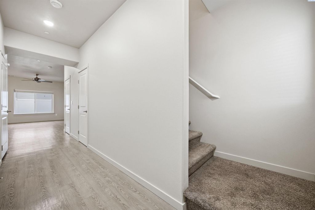 Photo of 541 S Quillan Place, Kennewick, WA 99336 (MLS # 291275)