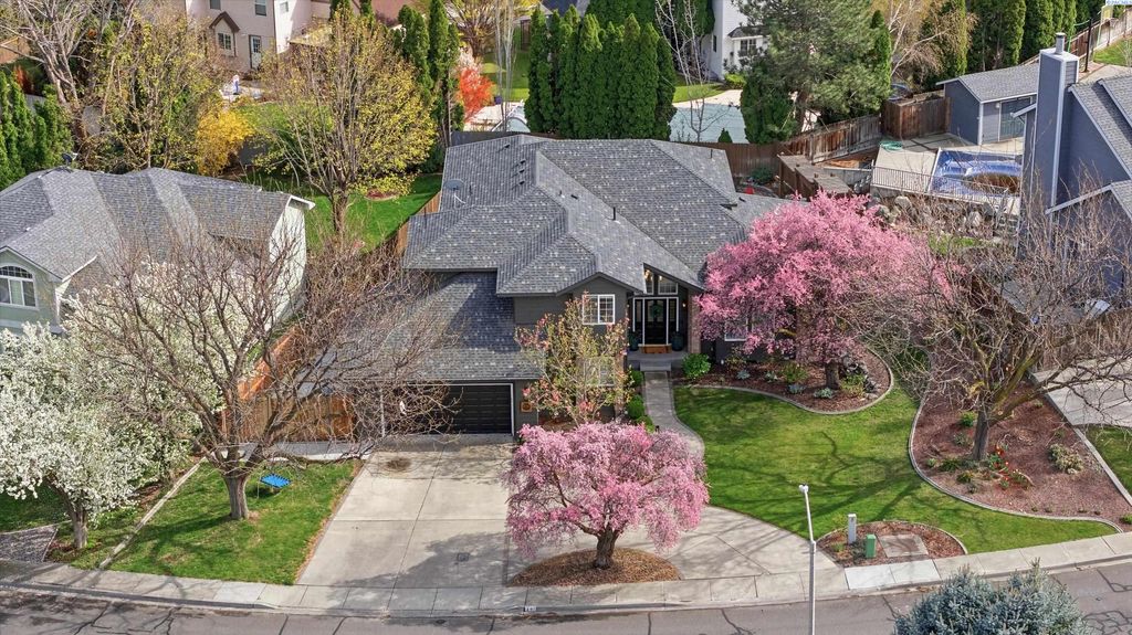 Photo of 201 Piper St, Richland, WA 99352 (MLS # 291954)