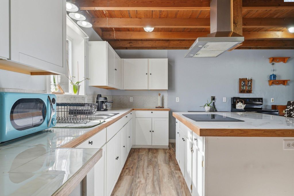 Photo of 27992 Sr 22, Mabton, WA 98935 (MLS # 291055)