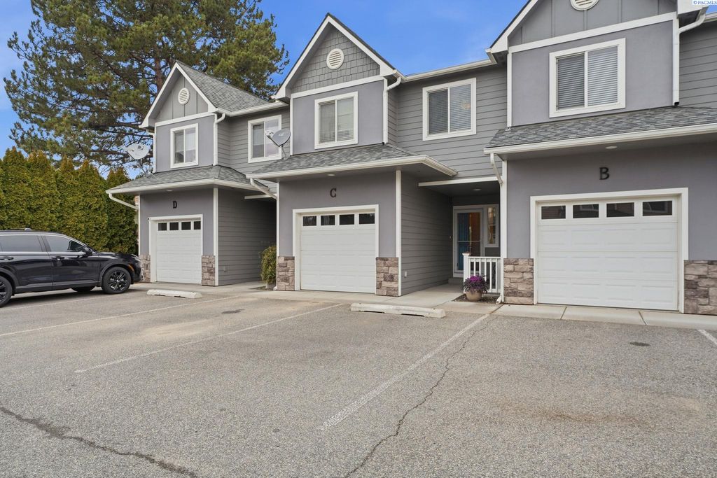 Photo of 80 S Dawes St Unit C St, Kennewick, WA 99336 (MLS # 290337)