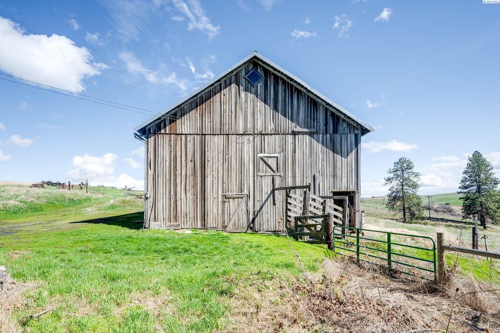 Photo of 1504 B Howard Rd, Palouse, WA 99161 (MLS # 291844)