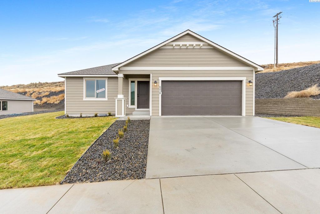Photo of 6218 W 28th Ave, Kennewick, WA 99338 (MLS # 288714)