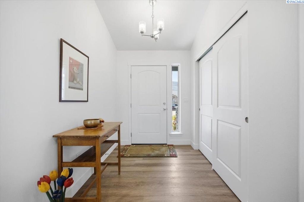 Photo of 1518 Willow Way, Benton City, WA 99320 (MLS # 292402)