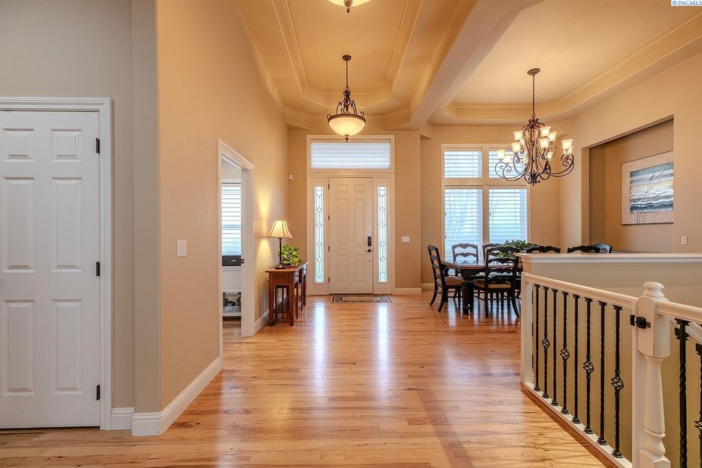 Photo of 990 SW Itani Dr, Pullman, WA 99163 (MLS # 289897)