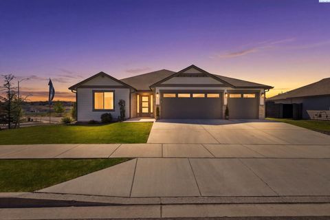 Photo of 6419 W 32nd Ave, Kennewick, WA 99338 (MLS # 292785)