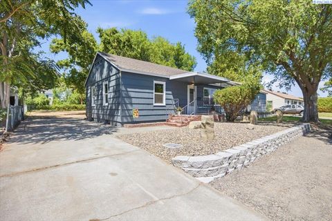 Photo of 1421 Mahan Ave, Richland, WA 99354 (MLS # 294104)
