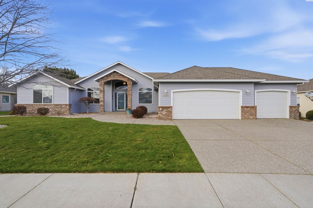 Photo of 3632 S Green St, Kennewick, WA 99337 (MLS # 291117)