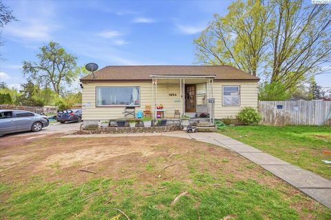 Photo of 1623 W 1st Ave, Kennewick, WA 99336 (MLS # 291820)