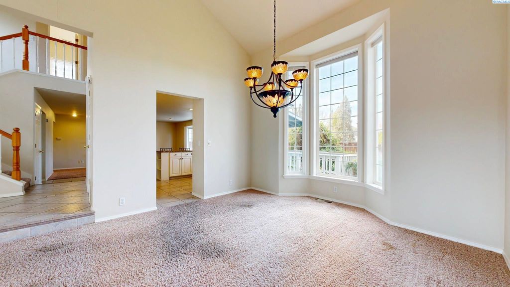 Photo of 258 W 23rd Place, Kennewick, WA 99337 (MLS # 290970)